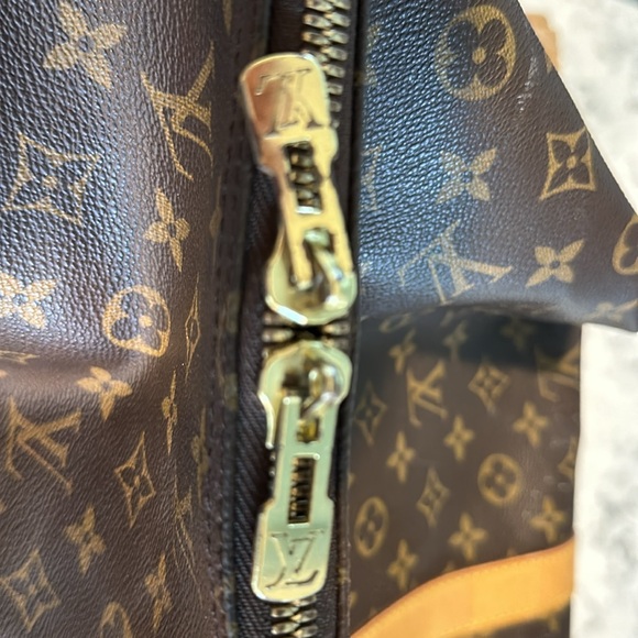 LV DUFFLE BAG WITH DATE STAMP OF MB0033 - MADE IN FRANCE 3RD WEEK OF 2003. - Picture 10 of 15